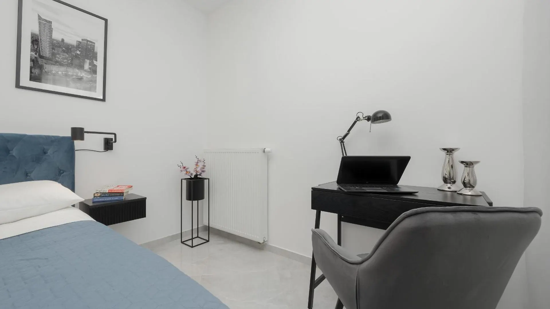 Apartment With Balcony & Parking In Warsaw By Noclegi Renters 0*,  Polónia