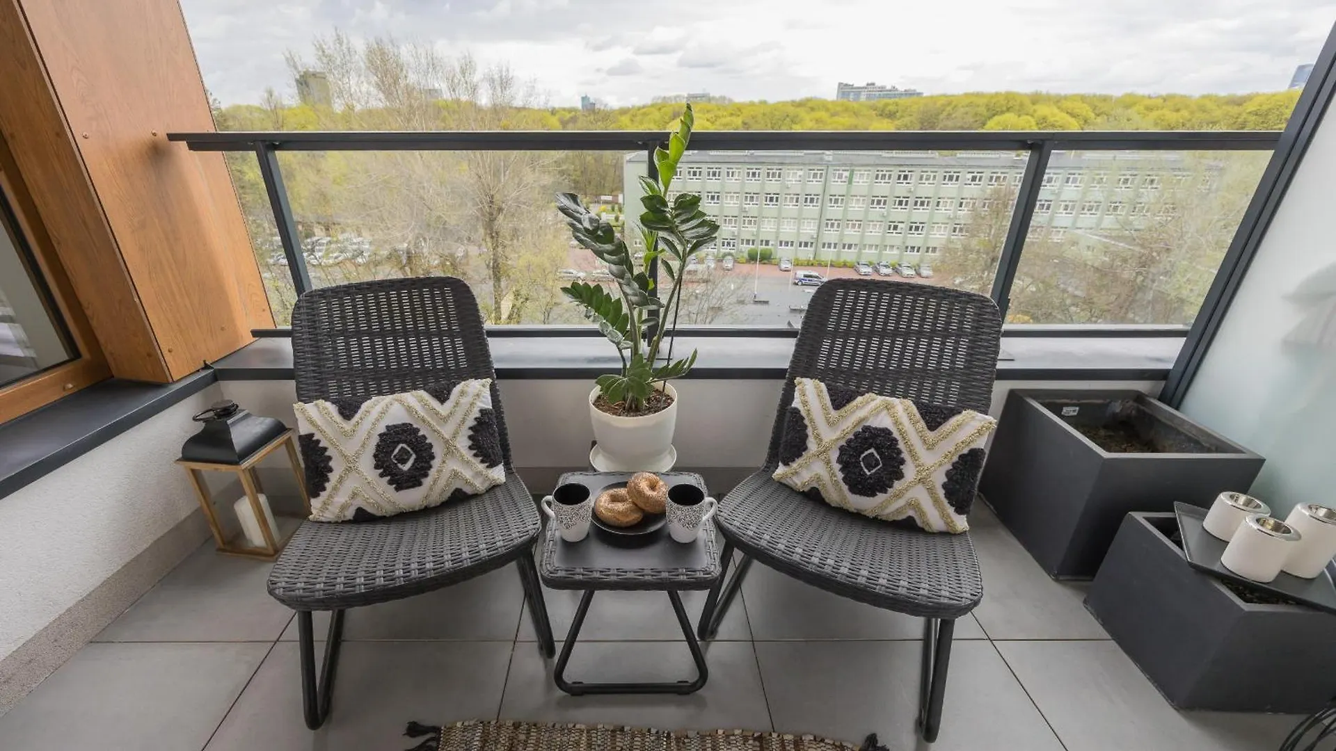 Apartment With Balcony & Parking In Warsaw By Noclegi Renters 0*,